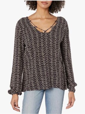 NWOT Billabong Dark Blue & White Striped Chevron Long Sleeve Top